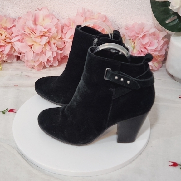 Michael By Michael Shannon Womens High Heel Booties Size: 8W - Picture 3 of 14